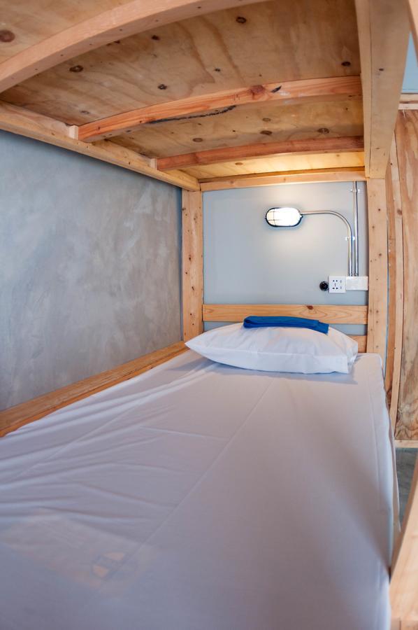A'Stel Bangrak (Adults Only) Hostel Bangkok Luaran gambar