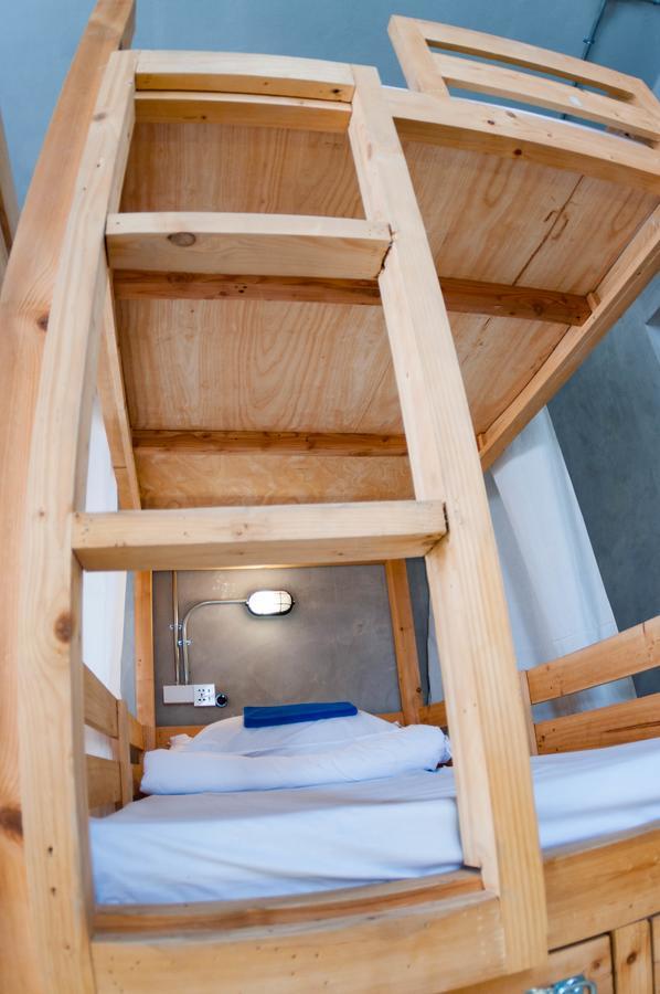 A'Stel Bangrak (Adults Only) Hostel Bangkok Luaran gambar